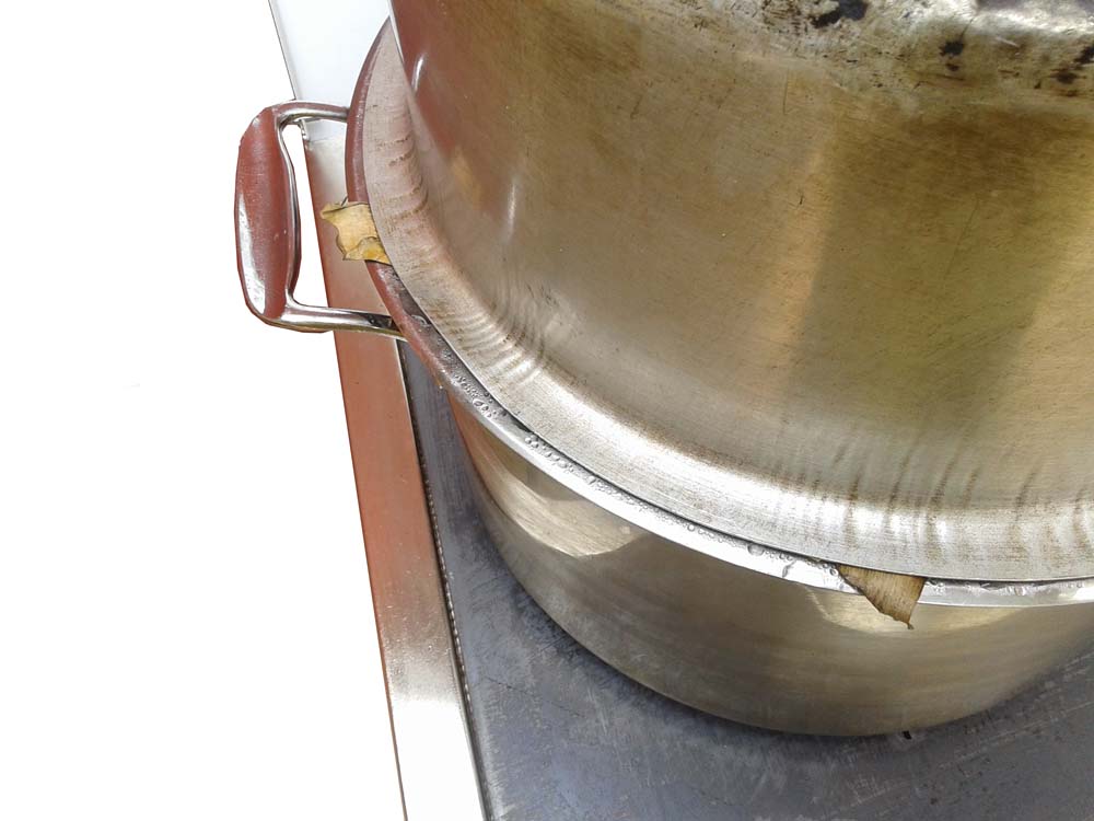 Kitchen Firewood Cooking Stove Kampala Uganda, Cookware & Oven Sale Uganda. Environmentally friendly.