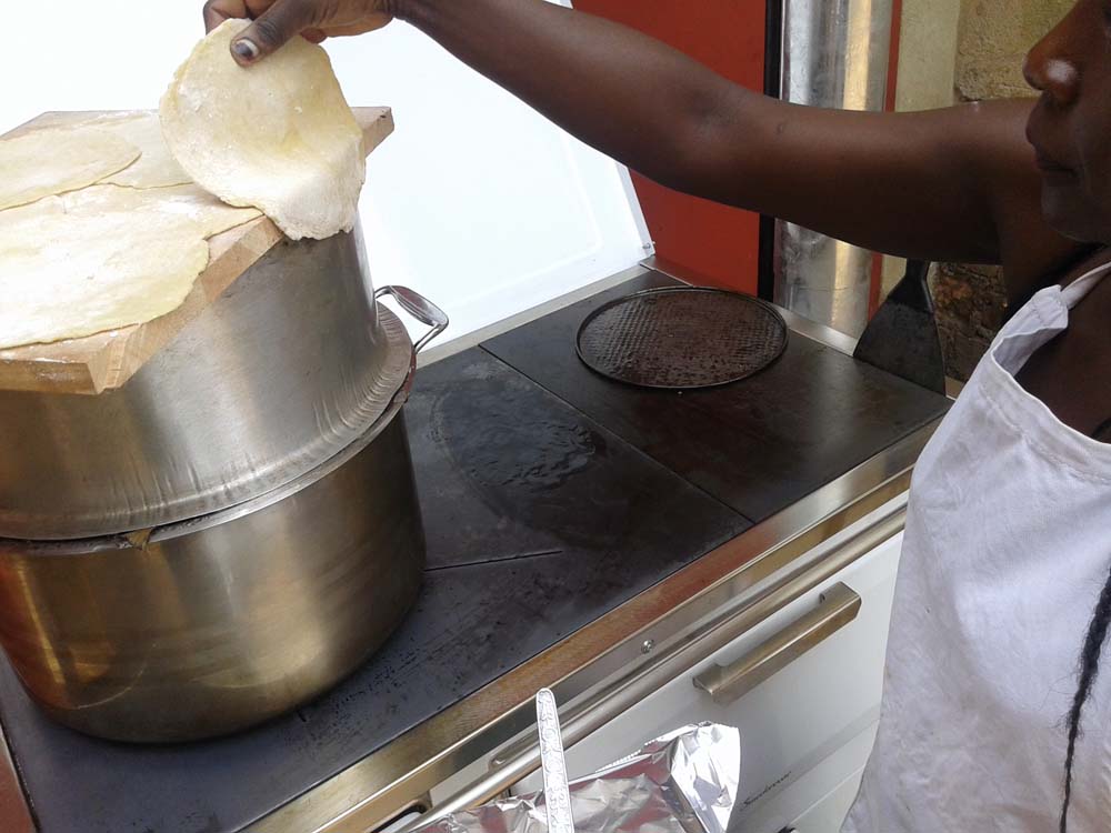 Kitchen Firewood Cooking Stove Kampala Uganda, Cookware & Oven Sale Uganda. Environmentally friendly.