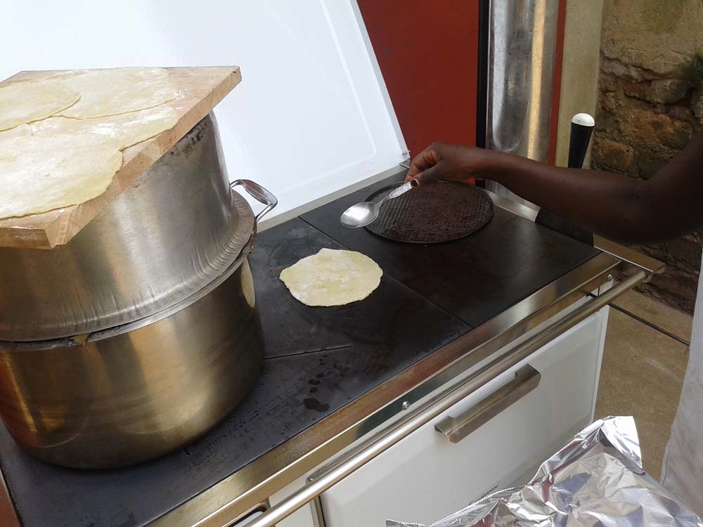 Kitchen Firewood Cooking Stove Kampala Uganda, Cookware & Oven Sale Uganda. Environmentally friendly.