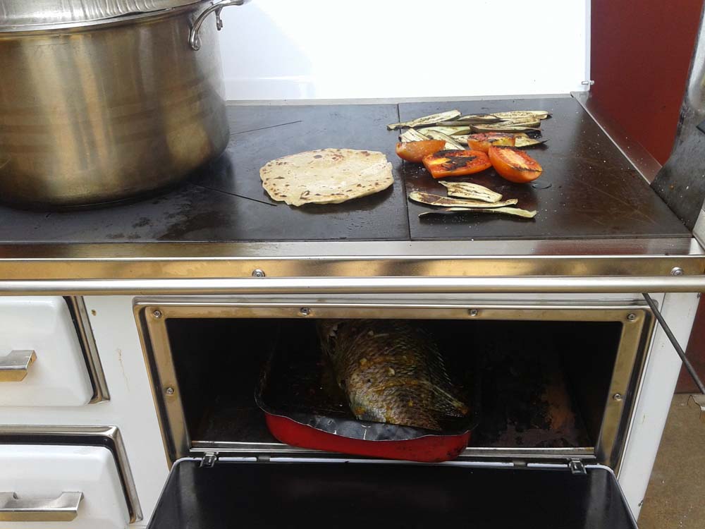 Kitchen Firewood Cooking Stove Kampala Uganda, Cookware & Oven Sale Uganda. Environmentally friendly.